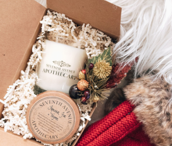 Holiday Scented Candle Fraiser Fir & Thyme from Seventh Avenue Apothecary