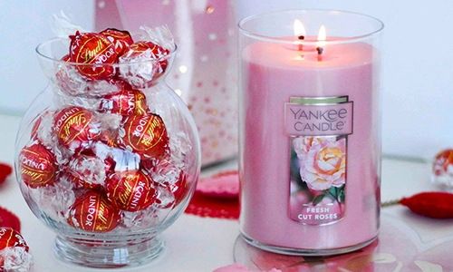 Yankee Candle Fresh Cut Roses Valentine's Day Candle Yankee Candle Fresh Cut Roses Valentine's Day Candle