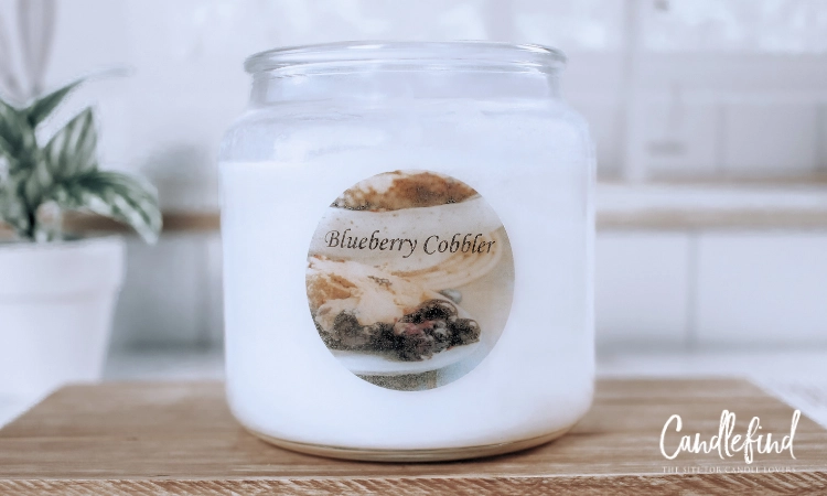 Red Bud Candle Company Blueberry Cobbler Candle Photo by Candlefind