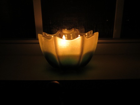 Review of a Hemlock scented candle from D.L. & Company