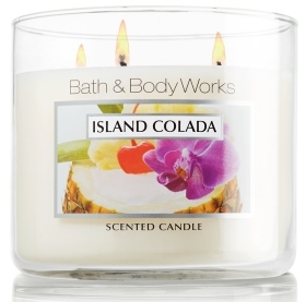 Review of an Island Colada candle from Bath & Body Works